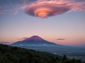 多个无敌视角展现日本富士山的壮美与灵性