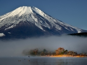 看腻了樱花盛开的富士山 摄影师带你领略另一面