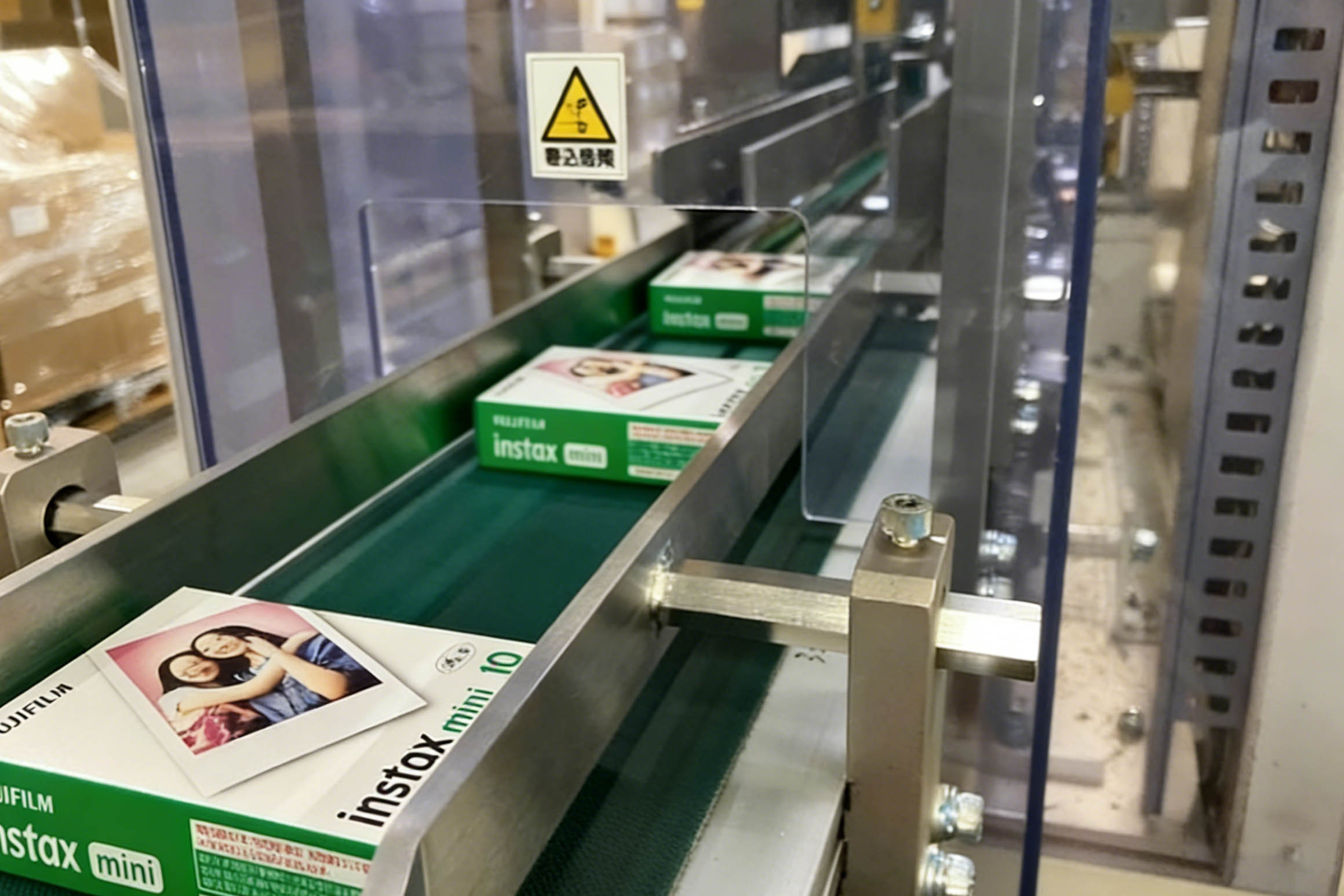 富士胶片宣布增产拍立得胶卷