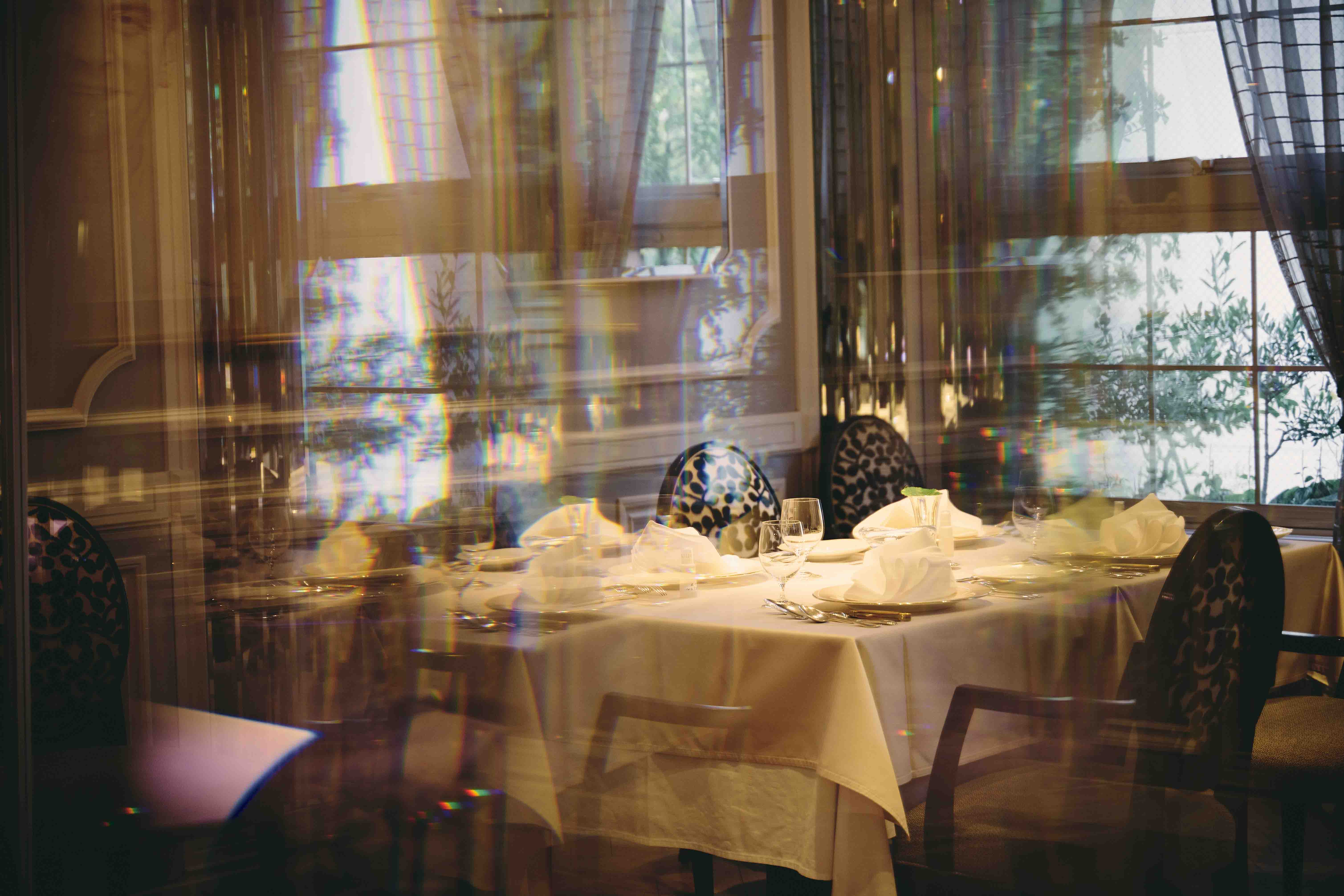 老友饭局实拍：尼康Z6Ⅲ定格觥筹交错的温暖