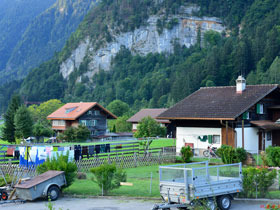 瑞士：风景醉人的因特拉肯小镇与少女峰