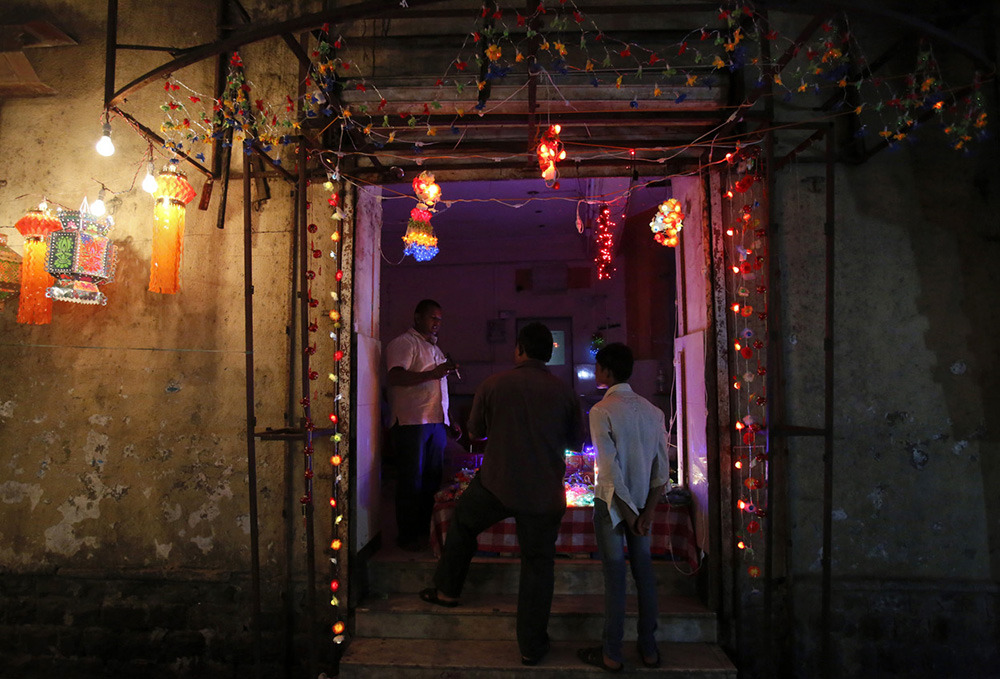灯火辉煌驱黑暗 图说2012年印度屠妖节