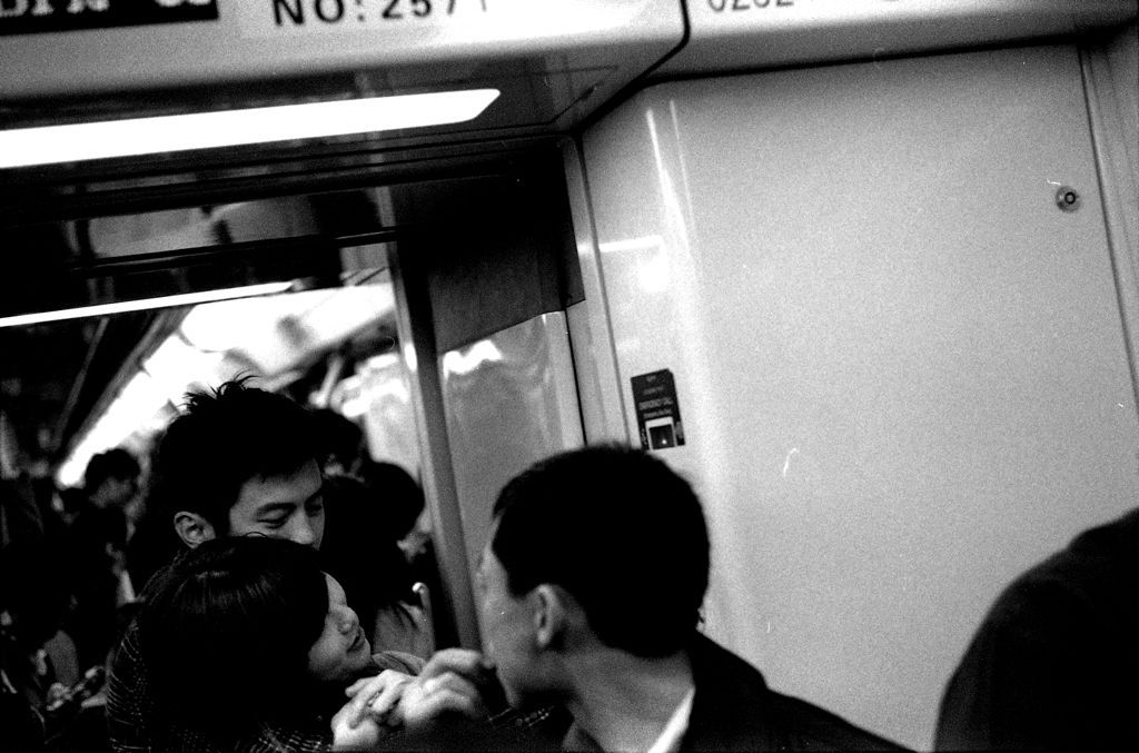 《地下铁》：魔都打拼男拍地铁人生百态