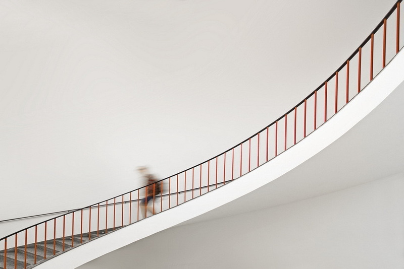 俯仰之间的曲线魅力 29张绝美楼梯摄影