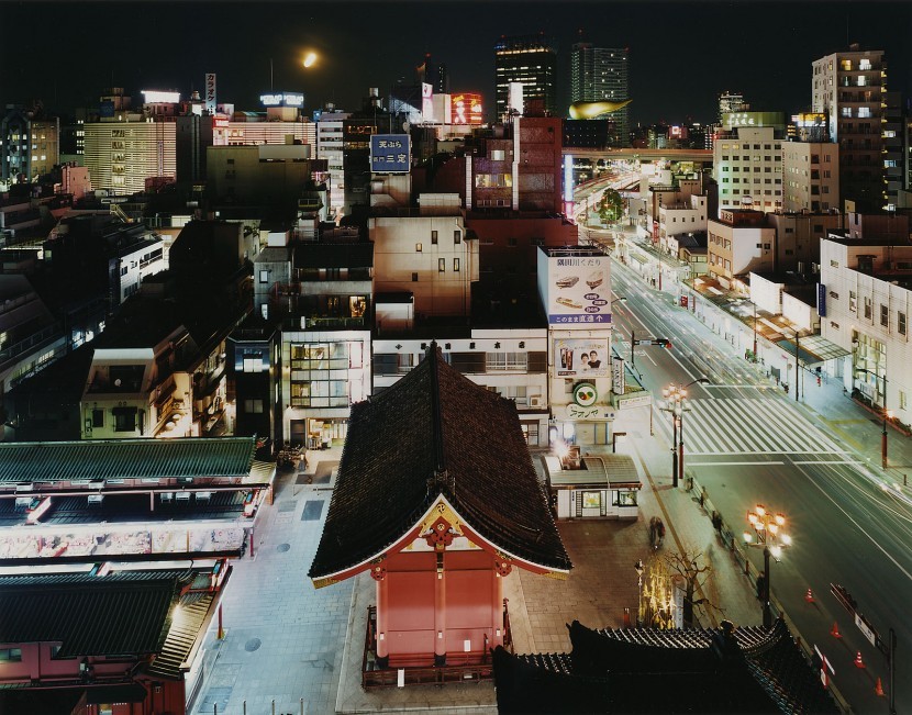 昼夜之交的灿烂 逃生梯上的东京夜景