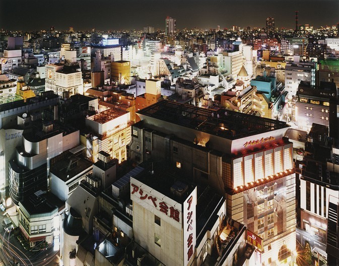 在高处享受夜的迷离 逃生梯上的东京夜景
