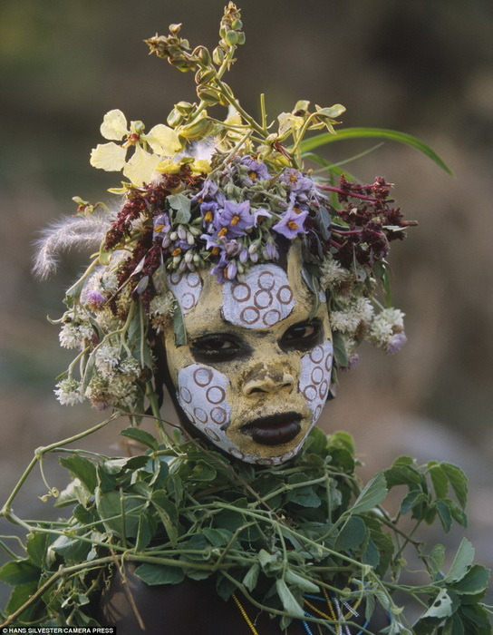 自然的时尚：摄影师拍非洲部落的装饰
