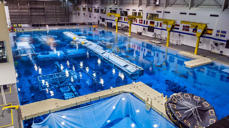 宇航员是怎样炼成的 探秘NASA浮力实验室