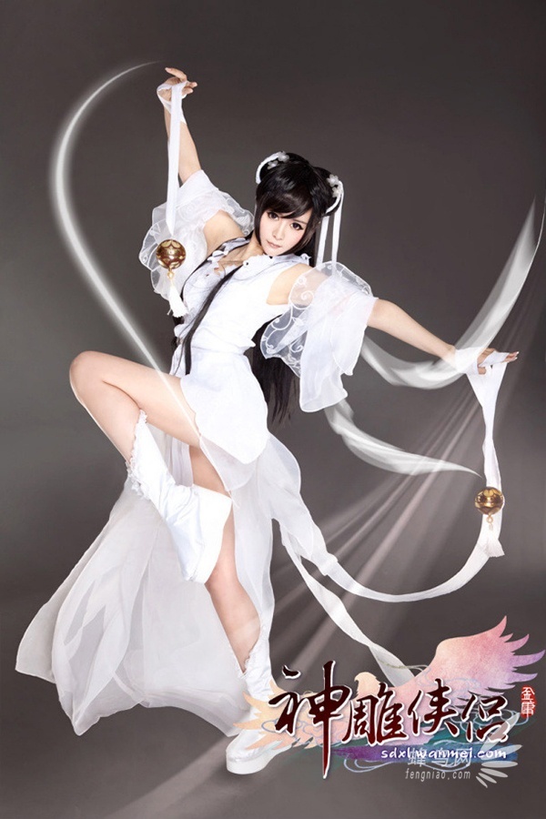 美女变身魔幻仙子：奇幻Cosplay摄影作品