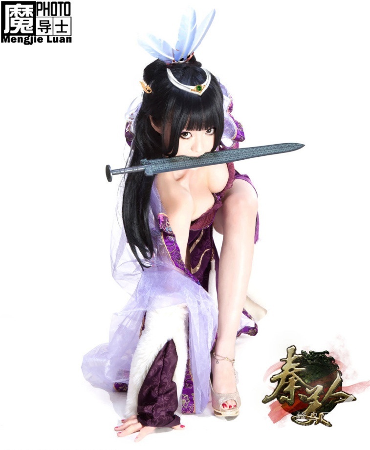 美女变身魔幻仙子：奇幻Cosplay摄影作品