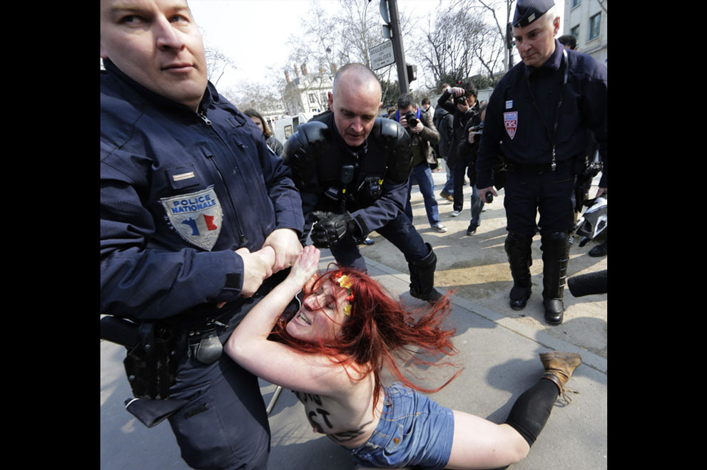 纪实摄影：Femen组织掀全球“裸胸圣战”