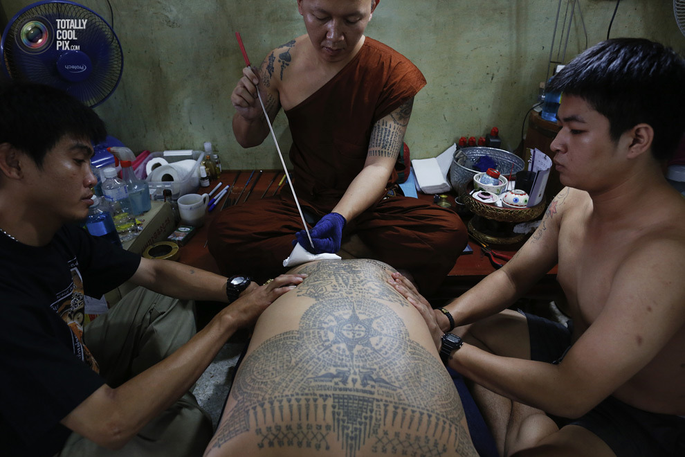 赐予我力量吧：图说神秘的泰国纹身仪式