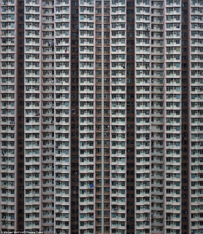 幽闭森冷的香港大楼：密集恐怖症者慎入