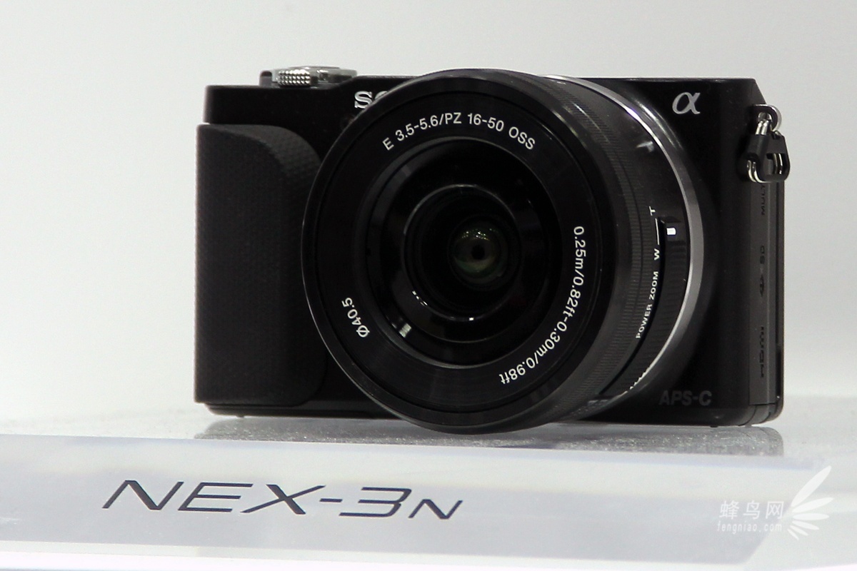 P&E2013Ůûע չʾNEX-3N