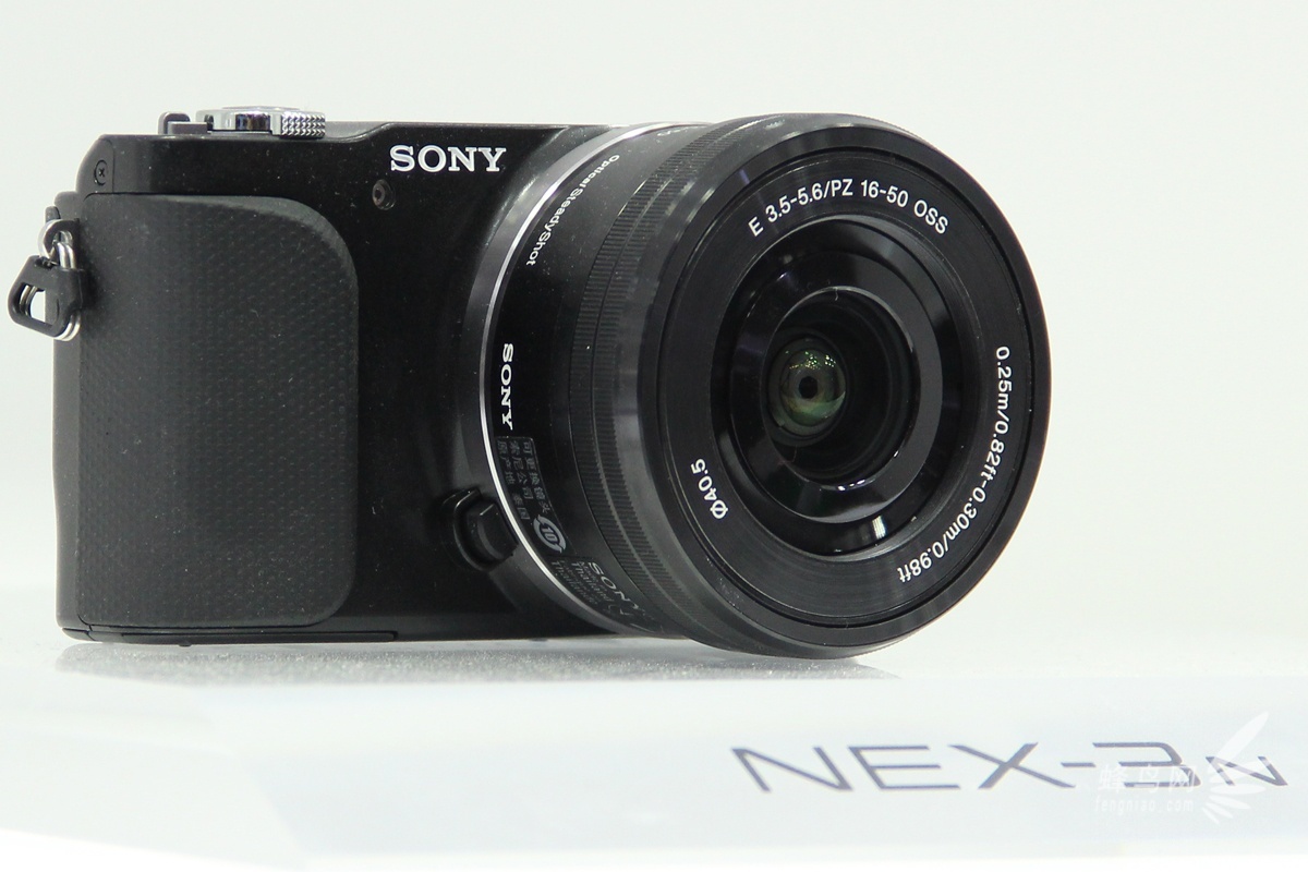 P&E2013Ůûע չʾNEX-3N