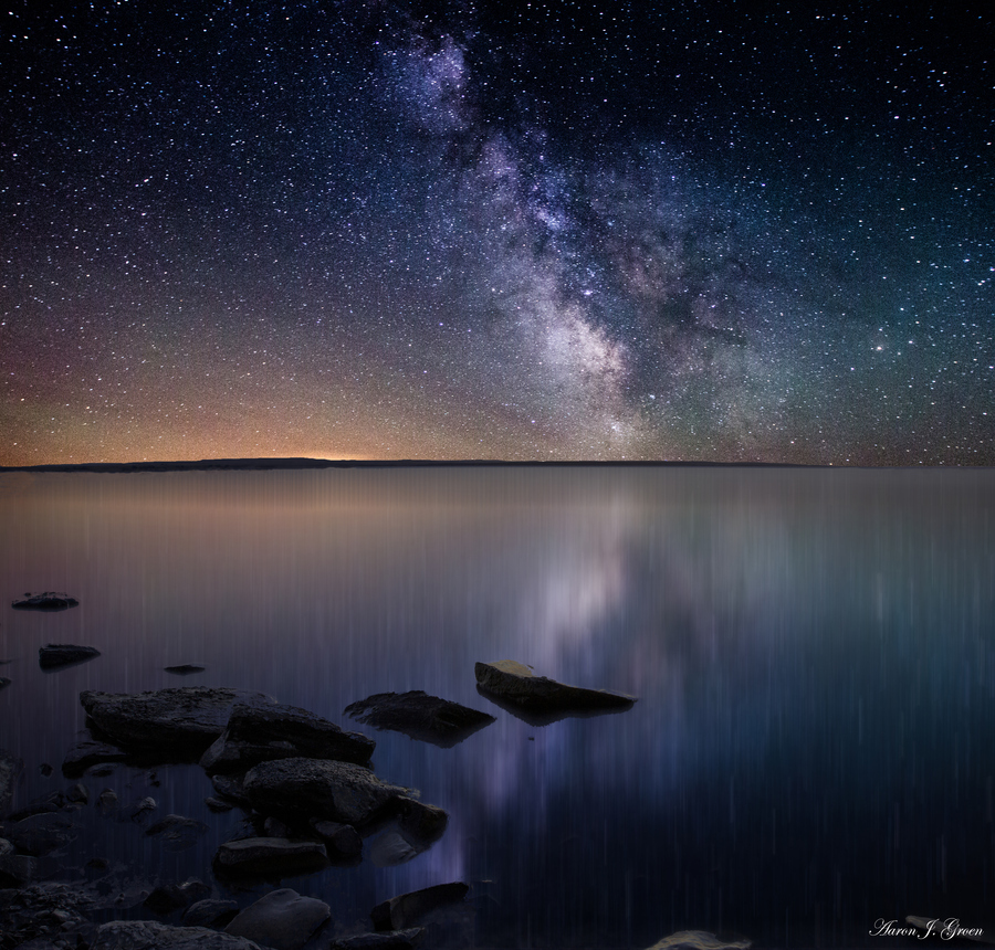 梦幻星空 摄影师捕捉迷人的银河与星轨