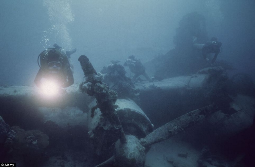 二战遗骸 太平洋海底全球最大船舶墓地