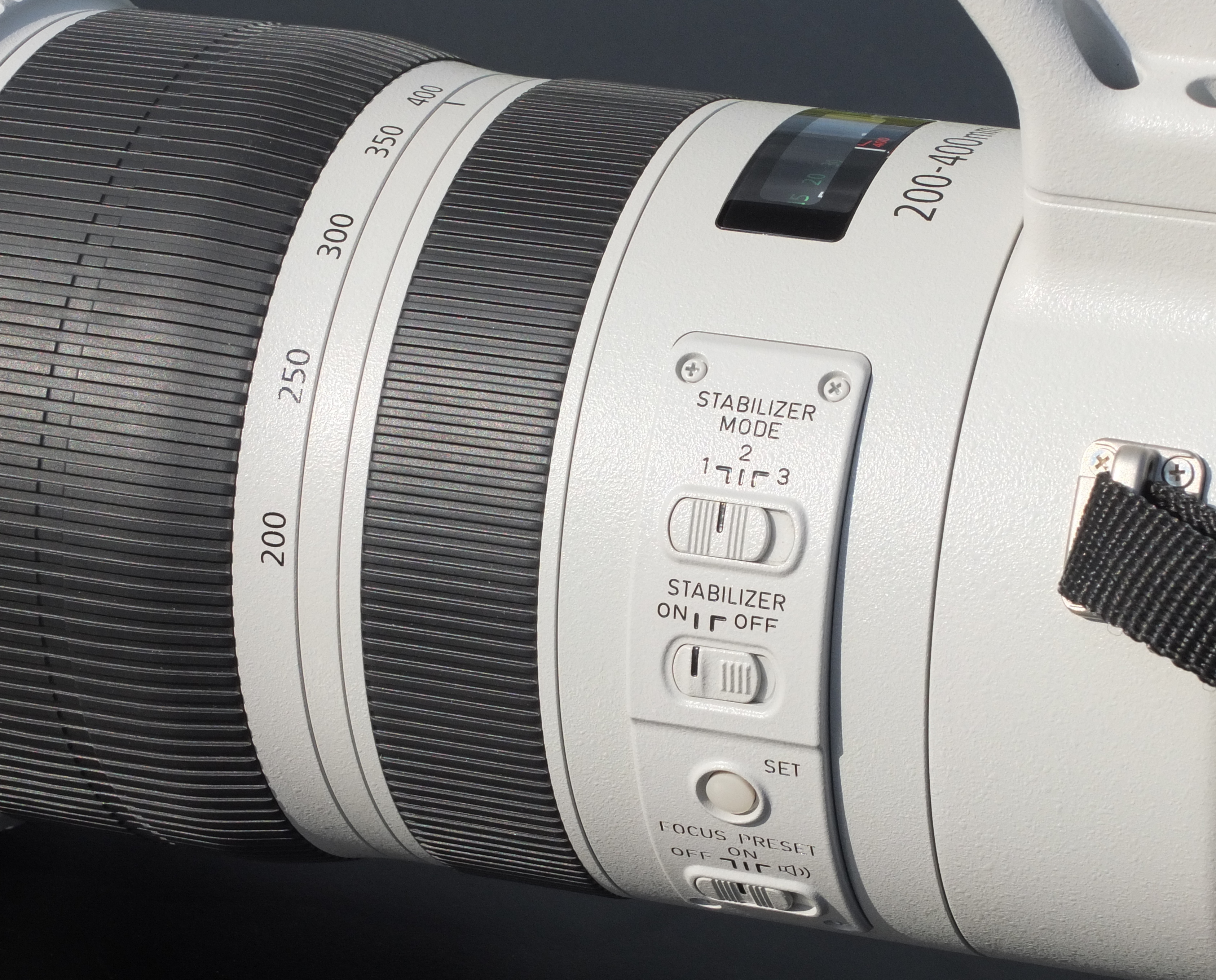 1.4X增倍  佳能200-400F4L IS实物图解