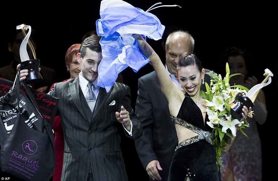 同性舞伴也登场 世界探戈锦标赛盛况
