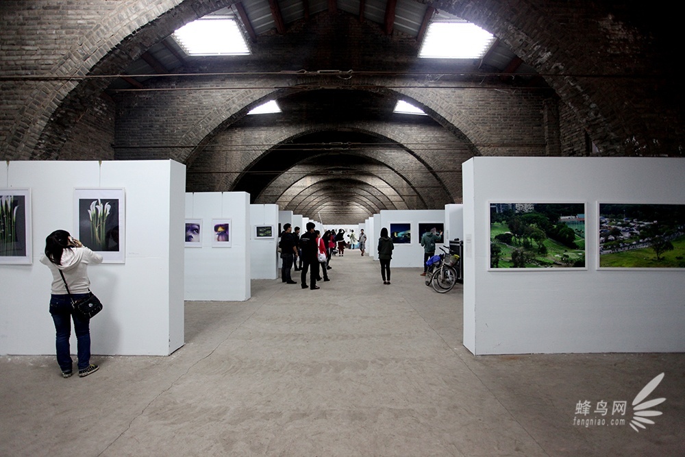 平遥摄影节现场报道：土仓展区院校作品