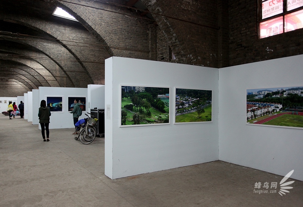 平遥摄影节现场报道：土仓展区院校作品