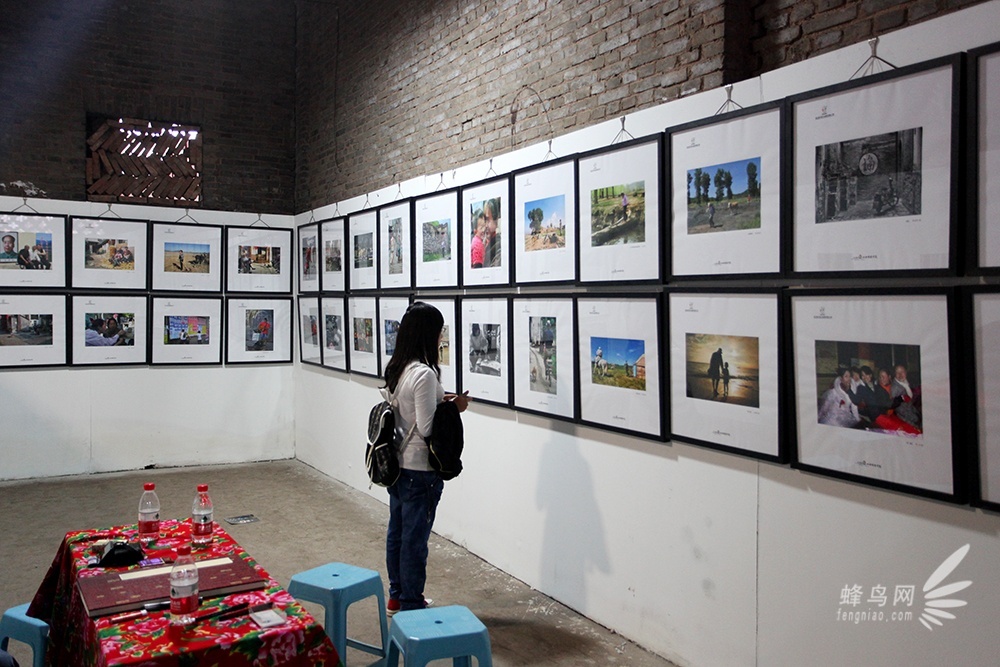 平遥摄影节现场报道：土仓展区院校作品