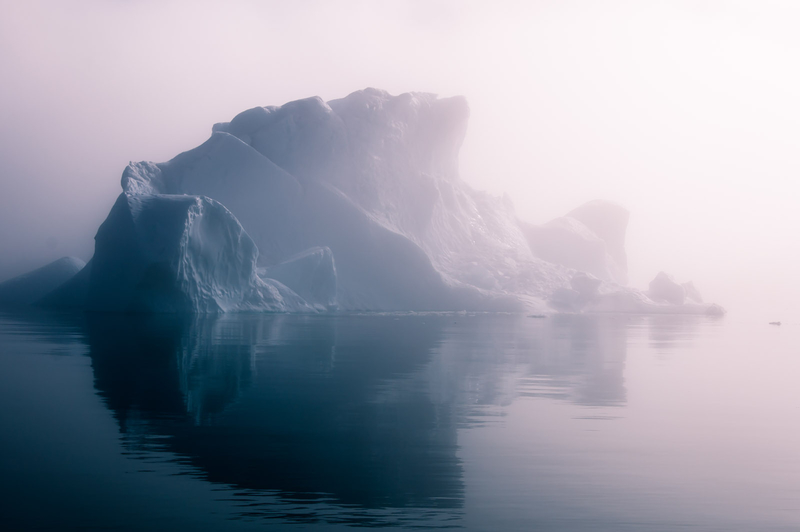 正在融化的冰川 摄影师行摄冰岛格陵兰