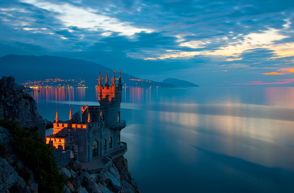 出乎意料 全球十大位置诡异的美丽城堡