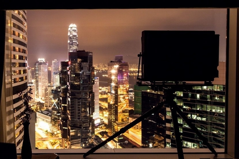 停驻城市时光：流光溢彩的不夜城香港