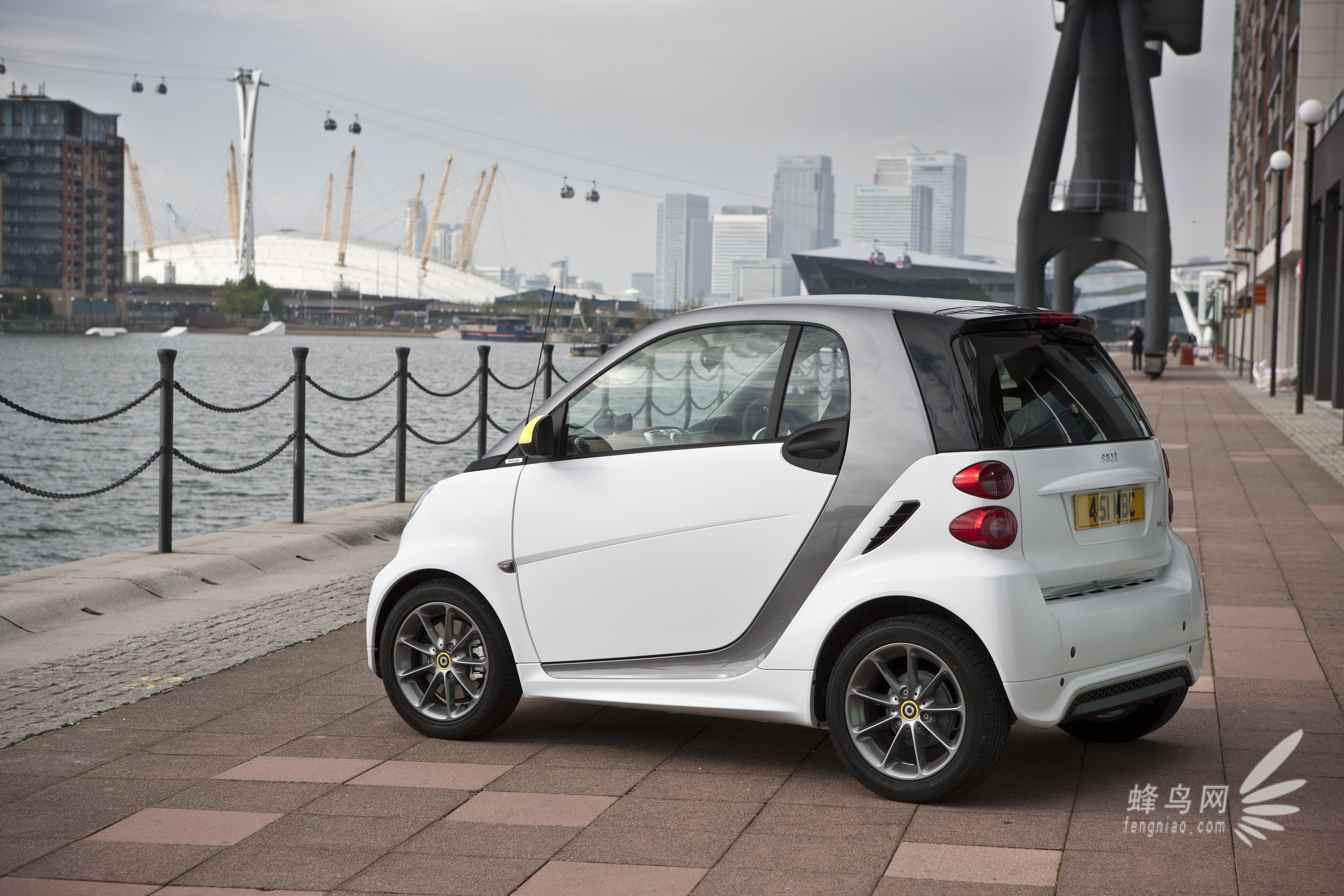 奔驰Smart for two 北欧风情版概念车官图发布