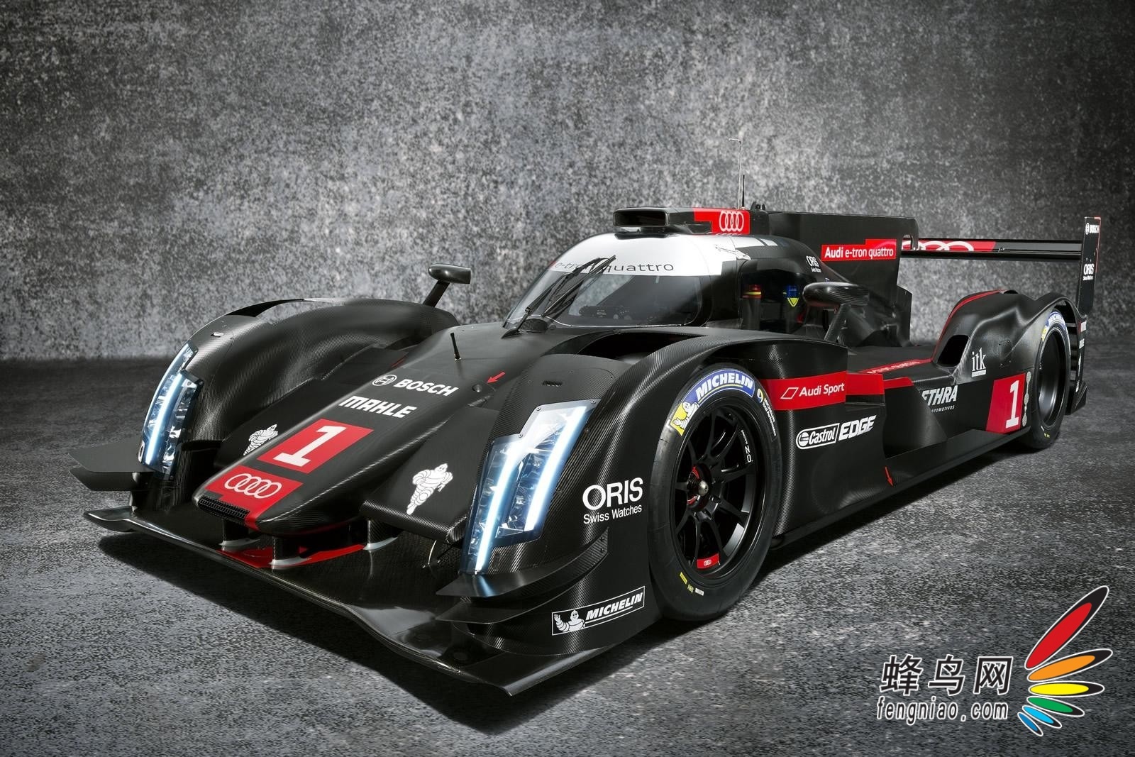 Чȫ µ R18 e-tron quattro