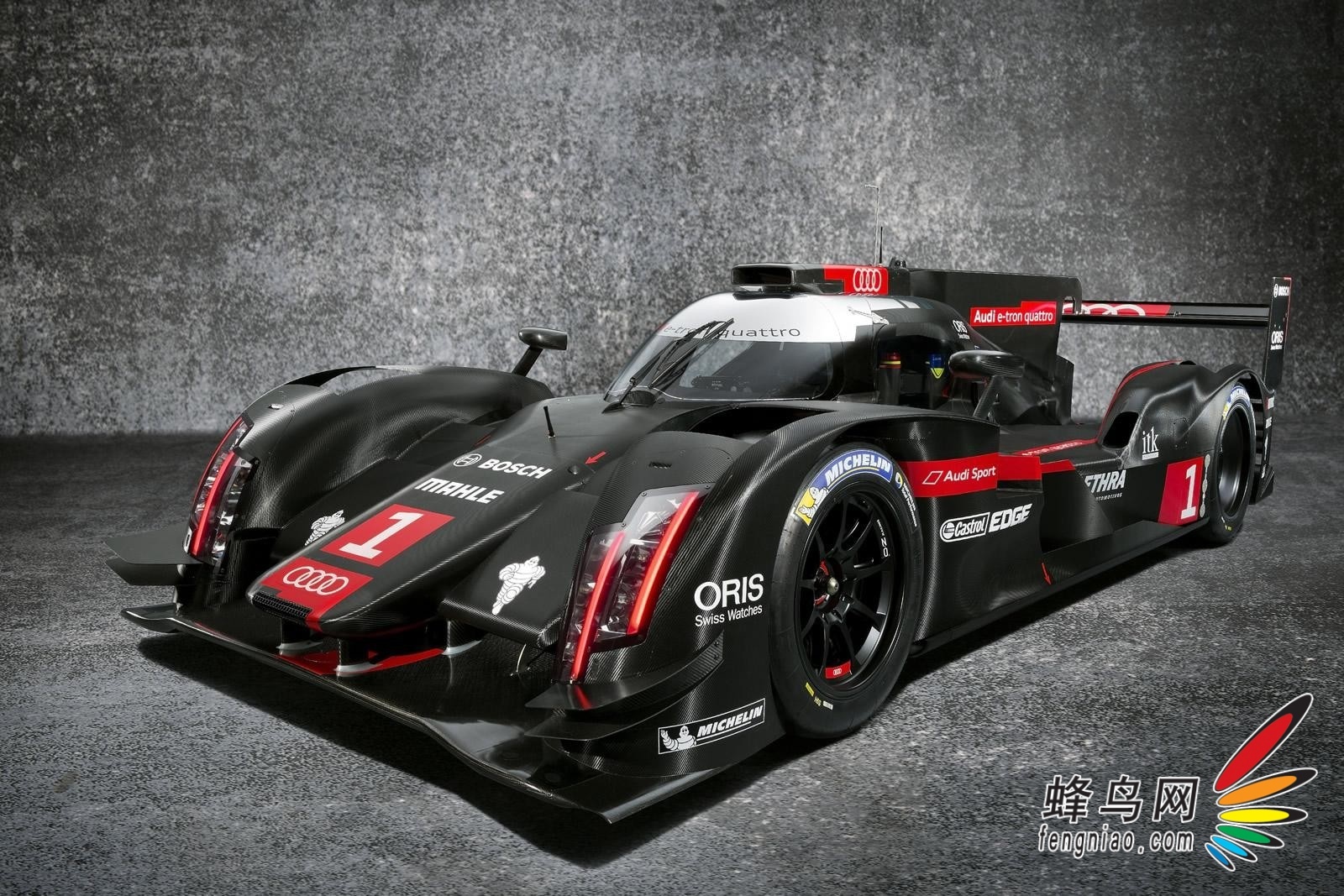 Чȫ µ R18 e-tron quattro