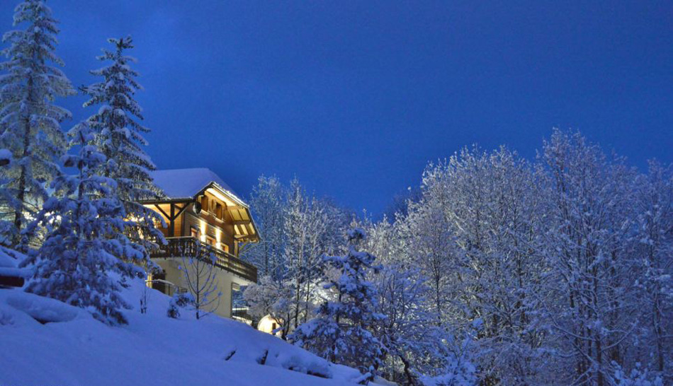 白色享受 法国阿尔卑斯山区滑雪度假村