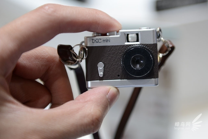 CP+2014：趣味产品 超迷你钥匙扣相机