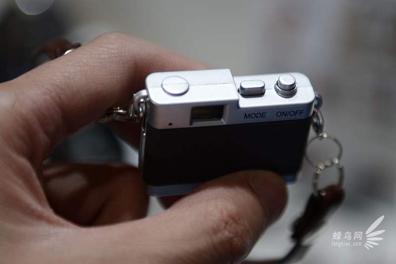 CP+2014：趣味产品 超迷你钥匙扣相机