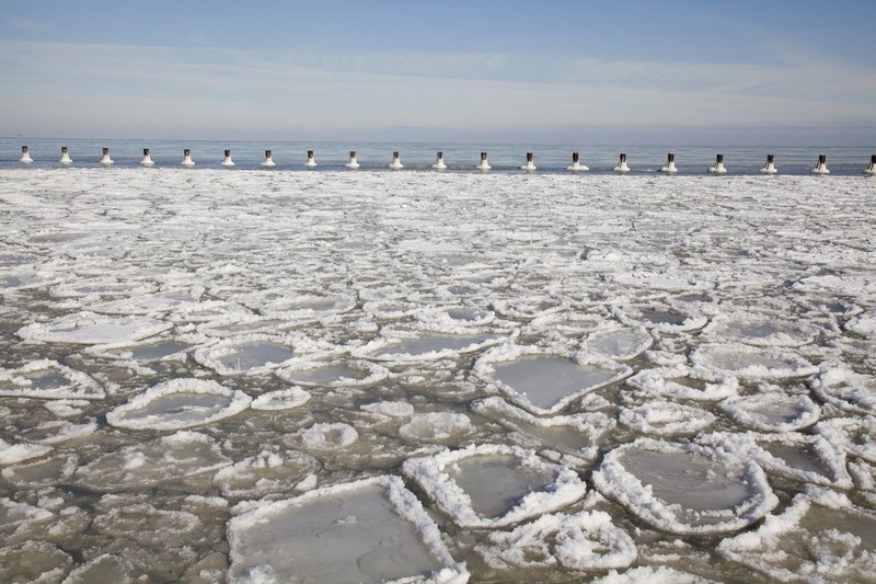 密歇根冰湖纪 百年一遇极寒带来震撼美景