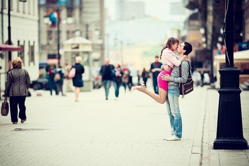 说吻就吻的滋味：让人心动的情侣浪漫照