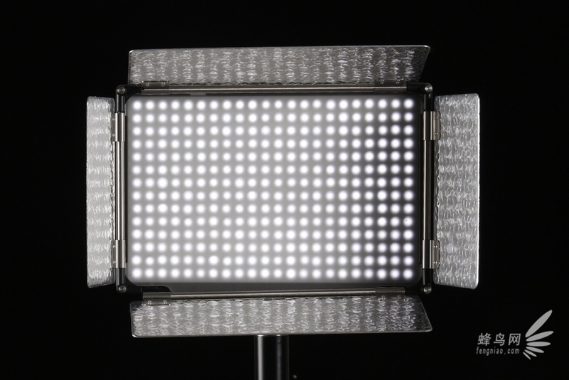 品色LED专业摄影补光灯DL-913图赏