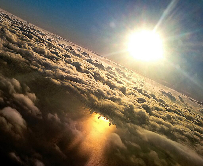 见证世界奇观 ：飞机窗外的绝美景象