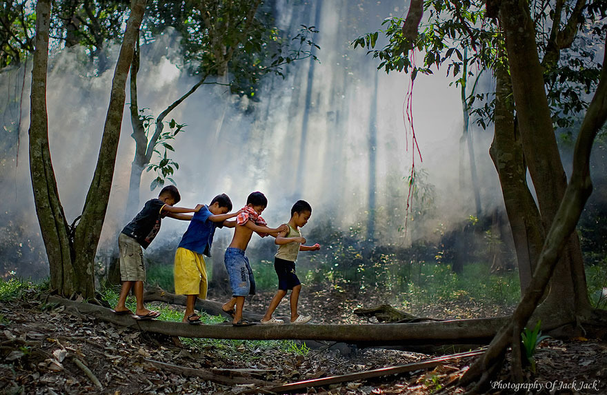 环游世界 30张各地孩子们玩耍的照片