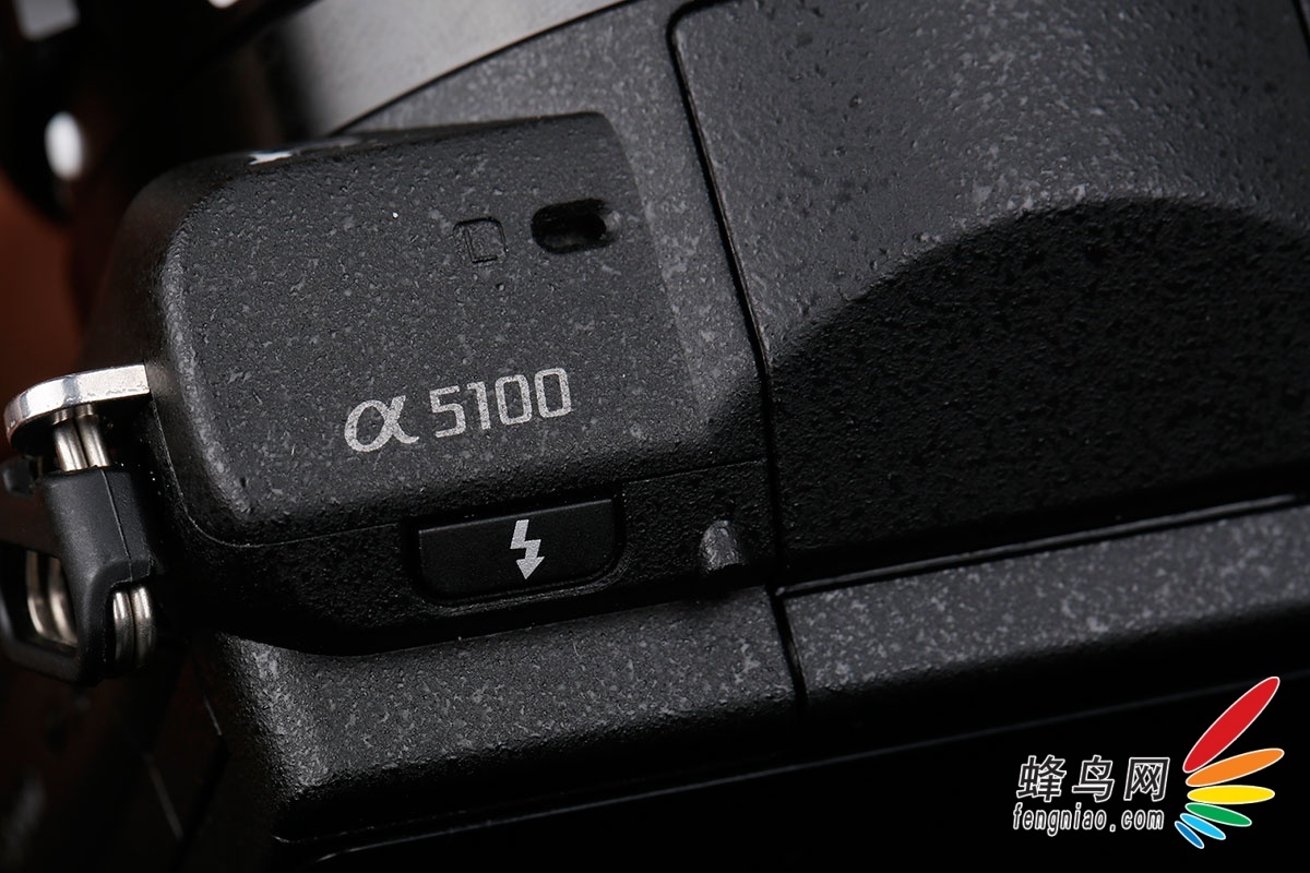 2430万自拍相机 索尼A5100微单评测首发