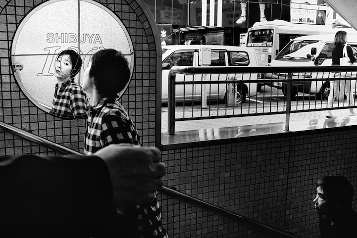 黑白捕手：充满奇异动感的日本街拍照