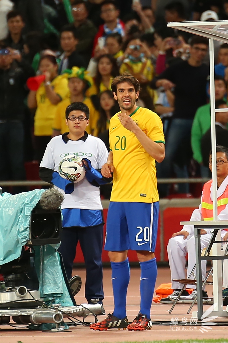 球迷迟到的惊喜 2014南美超级杯卡卡图集