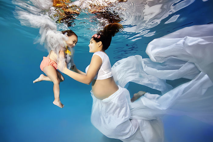 曼妙唯美：孕妇变身水下灵动“美人鱼”