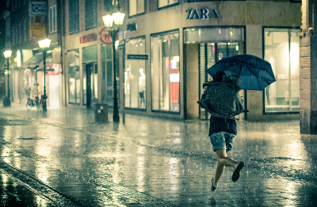 伞下的世界 在雨天拍下不一样的美妙光景