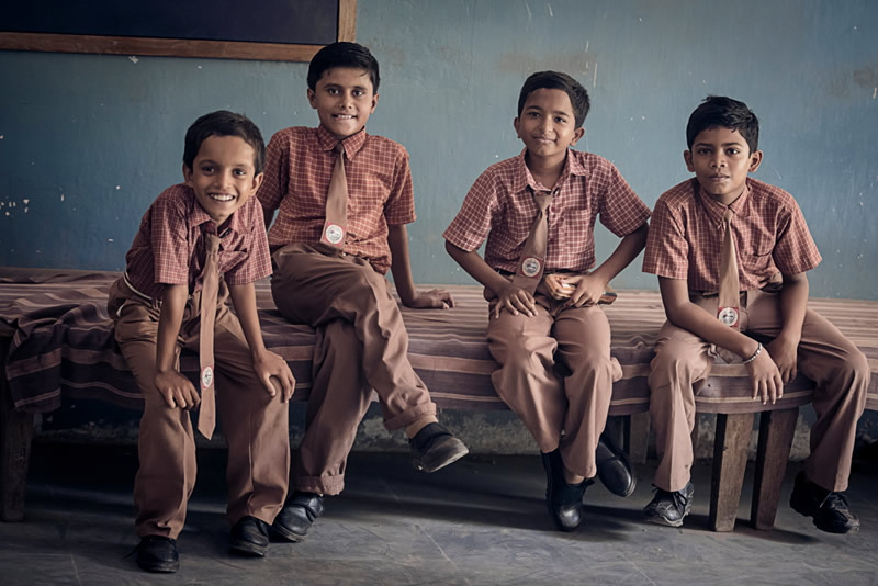 印度真实学校生活 怀旧照片回到纯真时代