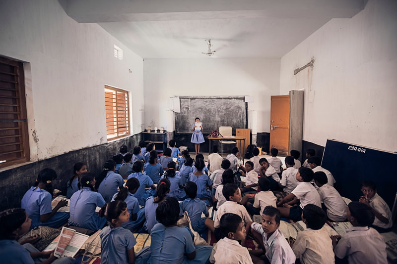 印度真实学校生活 怀旧照片回到纯真时代