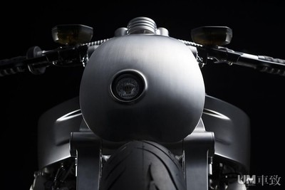 极具个性 BMW Motorrad发布两款定制摩托车