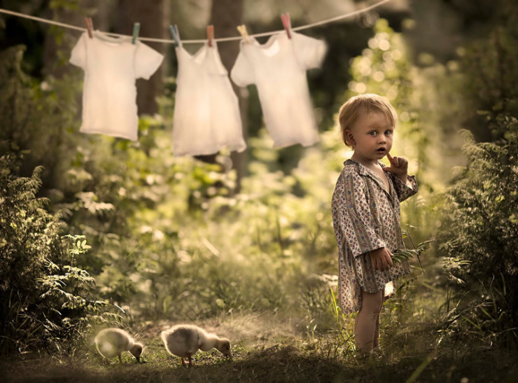 俄国儿童摄影：她让儿子活成森林之子