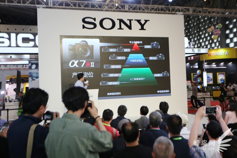 2015上海P&I展 索尼发布三款新机人气高